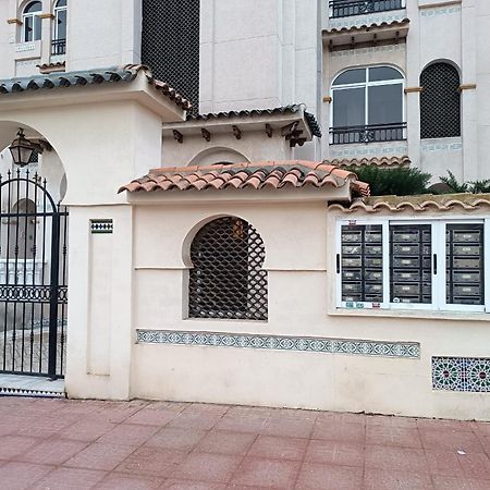 Residencia Alhambra Los Cisnes Torrevieja Exterior photo